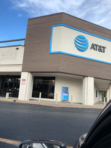 AT&T, 9100 N Central Expy #105, Dallas, TX 75231, USA, 