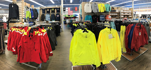 Marine Supply Store «West Marine», reviews and photos, 890 William Hilton Pkwy #108, Hilton Head Island, SC 29928, USA