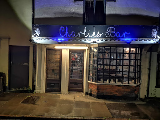 Charlies Bar