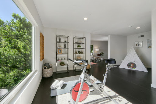 Tess Blengino, Realtor image