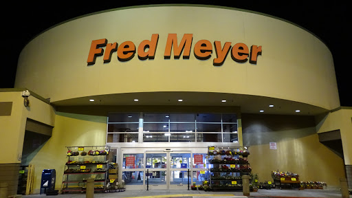 Grocery Store «Fred Meyer», reviews and photos, 14300 1st Avenue South, Burien, WA 98168, USA