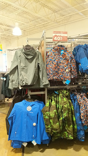 Sportswear Store «Columbia Sportswear Outlet», reviews and photos, 6800 Oxon Hill Rd #600, Oxon Hill, MD 20745, USA