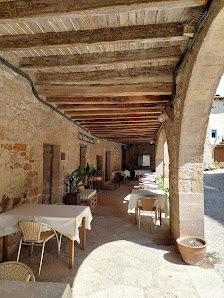 Restaurant Cal Sastre Plaça dels Valls, 6, 17811 Santa Pau, Girona, España
