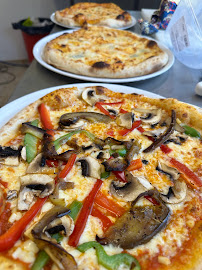 Photos du propriétaire du Pizzeria Pizza Göa - cantine italienne à Sainte-Croix-du-Verdon - n°7
