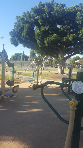 Park «Bellflower City Caruthers Park», reviews and photos, 10500 Flora Vista St, Bellflower, CA 90706, USA