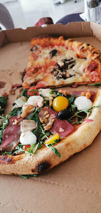 Plats et boissons du Livraison de pizzas Rock'n'Roll Pizza à Marseille - n°10