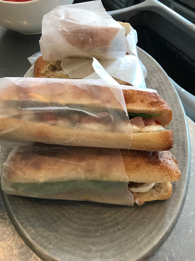 Italian Grocery Store «Farfalle Italian Market Wine and Cafe», reviews and photos, 26 Concord Crossing, Concord, MA 01742, USA