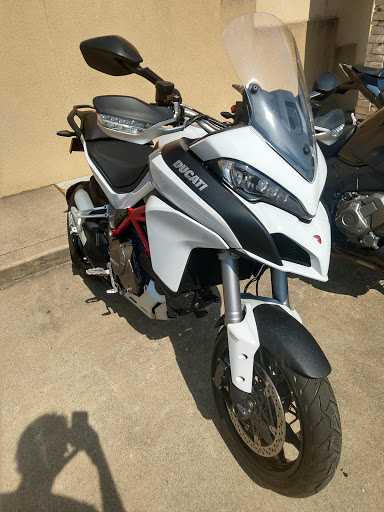 BMW Motorcycle Dealer «BMW Motorcycles of Louisville», reviews and photos, 1700 Arthur St, Louisville, KY 40208, USA