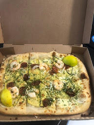 Photo n°27 de Domino's Pizza Paris 17 - Place des Ternes à Paris ()
