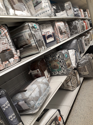 Clothing Store «Ross Dress for Less», reviews and photos, 8888 Waltham Woods Rd, Parkville, MD 21234, USA