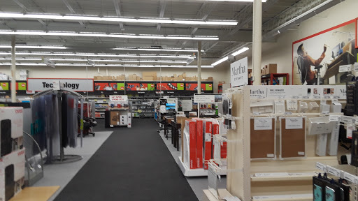 Office Supply Store «Staples», reviews and photos, 43313 Woodward Ave, Bloomfield Hills, MI 48302, USA