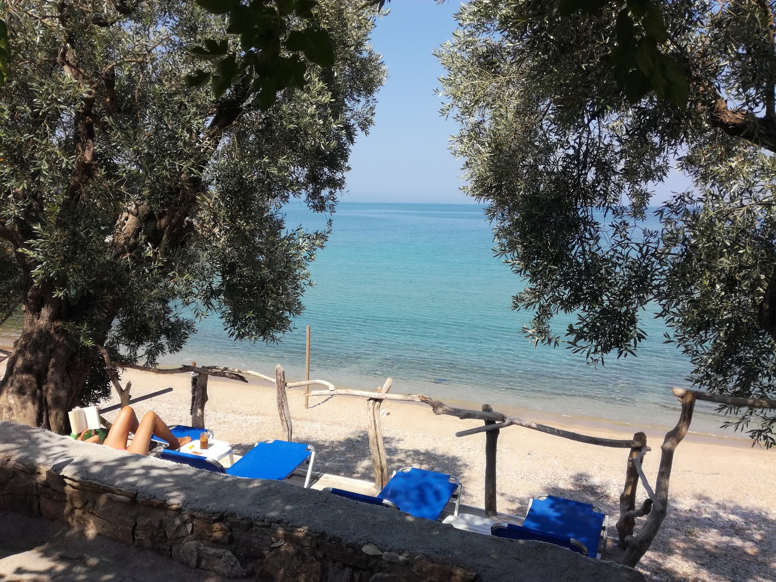 Foto van Olive beach en zijn prachtige landschap