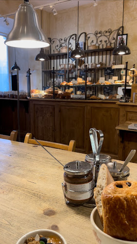 https://lepainquotidien.com/be/stores/wavre?utm_source=gmb&utm_medium=business-listing