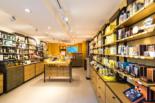 Magasin de cosmétiques L'Occitane en Provence Paris