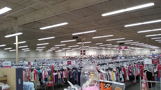 Clothing Store «Burlington Coat Factory», reviews and photos, 6900 Chestnut St, Gilroy, CA 95020, USA