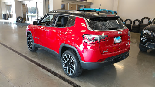 Car Dealer «Wickstrom Chrysler Jeep Dodge Ram», reviews and photos, 660 W Northwest Hwy, Barrington, IL 60010, USA