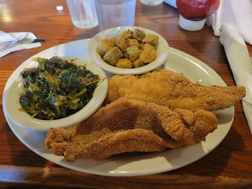 American Restaurant «Cracker Barrel Old Country Store», reviews and photos, 30 Research Dr, Milford, CT 06460, USA