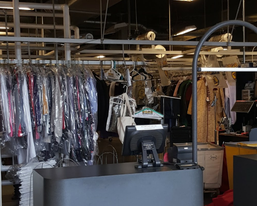 Dry Cleaner «ZIPS Dry Cleaners», reviews and photos, 1342 Bristol Pike Bristol Pike, Andalusia, PA 19020, USA