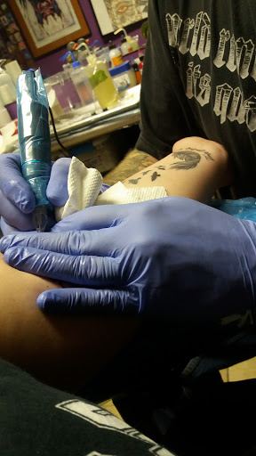 Tattoo Shop «Sacred Ink Tattoo», reviews and photos, 2707 E Court St, Flint, MI 48503, USA