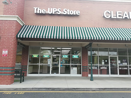 Shipping and Mailing Service «The UPS Store», reviews and photos, 2054 Kildaire Farm Rd, Cary, NC 27518, USA