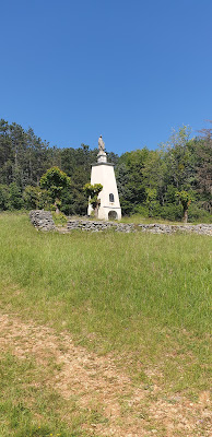 Statue De La Vierge à La Roche-Morey