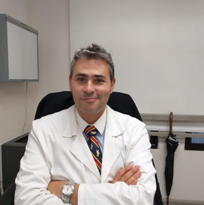 Dr. Daniel Ruiz-Tagle Phillips, Urólogo
