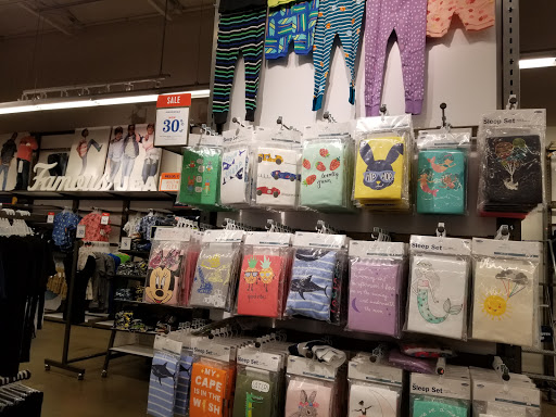 Clothing Store «Old Navy», reviews and photos, 3581 N Freeway Blvd, Sacramento, CA 95834, USA
