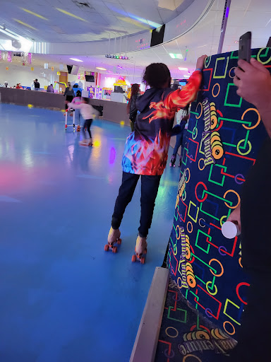 Roller Skating Rink «Bonaventure Always Family Friendly Skating Center And Birthday Parties», reviews and photos, 24505 Halsted Rd, Farmington Hills, MI 48335, USA