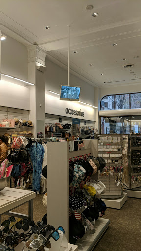Department Store «Nordstrom Rack Chestnut Street», reviews and photos, 1700 Chestnut St, Philadelphia, PA 19103, USA
