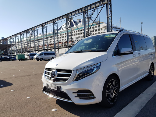 Hills Ryde: Mercedes Van - Private Express Transfer via M2: Baby Friendly Corporate Airport Cruise Wedding