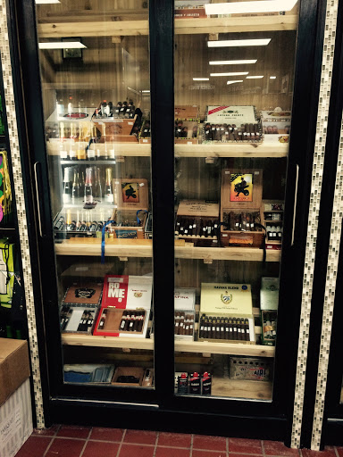 Liquor Store «Evanston 1st Liquors», reviews and photos, 1019 Davis St, Evanston, IL 60201, USA