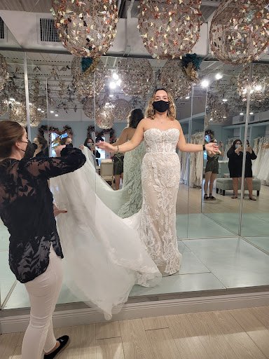 Bridal Shop «Lauderdale Bride - Upscale & Intimate Bridal Boutique in the heart of Fort Lauderdale», reviews and photos, 4130 N Federal Hwy, Fort Lauderdale, FL 33308, USA
