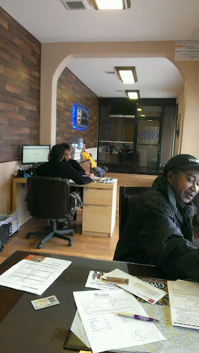 Used Car Dealer «Santiago Auto Mall | Bronx Auto Sales», reviews and photos, 350 E 170th St, Bronx, NY 10456, USA