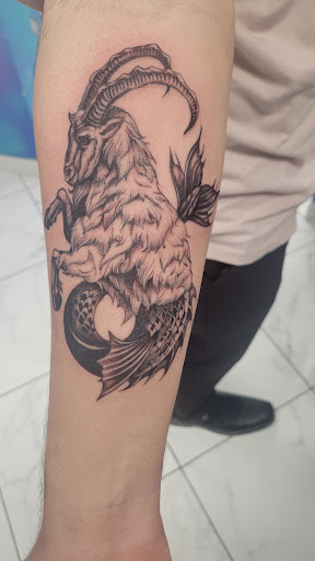 Explore simple finger tattoo ideas, creative tattoo ideas in Murrieta, available at Diamond City Tattoo & Piercing