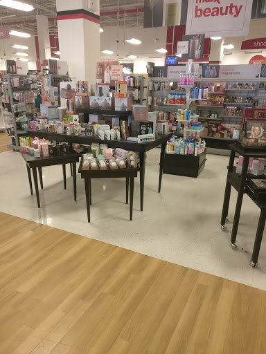 Department Store «T.J. Maxx», reviews and photos, 245 Bricktown Way, Staten Island, NY 10309, USA