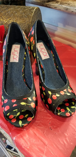 Thrift Store «Dog Junkies Thrift Store», reviews and photos, 4611 N Rancho Dr, Las Vegas, NV 89130, USA