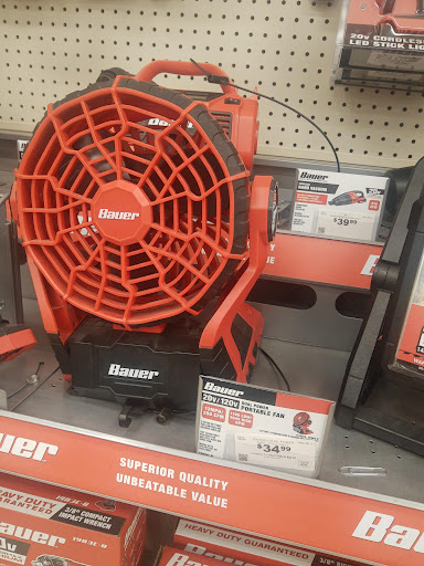 Hardware Store «Harbor Freight Tools», reviews and photos, 2000 Avondale Dr STE 104, Durham, NC 27704, USA