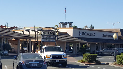 Shopping Mall «Montgomery Village Shopping Center», reviews and photos, 911 Village Ct, Santa Rosa, CA 95405, USA