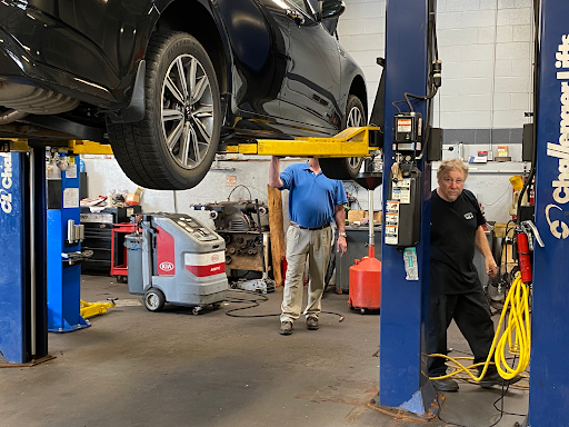 Kia Dealer «Monroeville Kia», reviews and photos, 3721 William Penn Hwy, Monroeville, PA 15146, USA