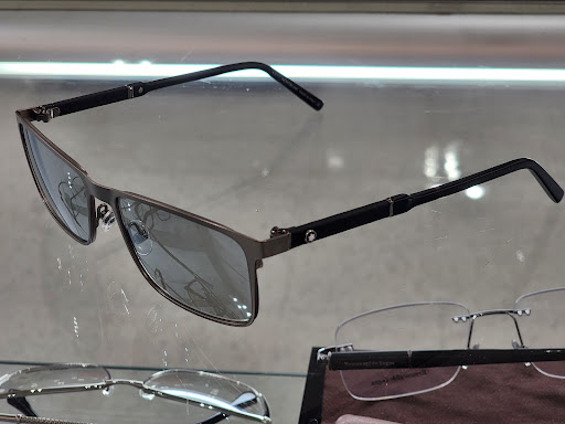 Optician «Franklin Optical», reviews and photos, 4711 Airline Dr, Houston, TX 77022, USA