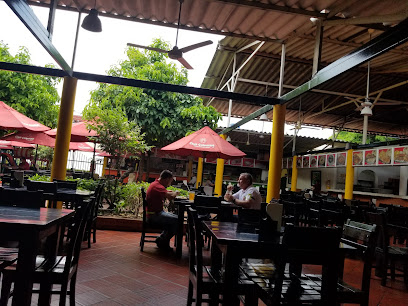 La Gran Carbonera Restaurante Parrilla Bar - Cl. 20 #6-18, Melgar, Tolima, Colombia