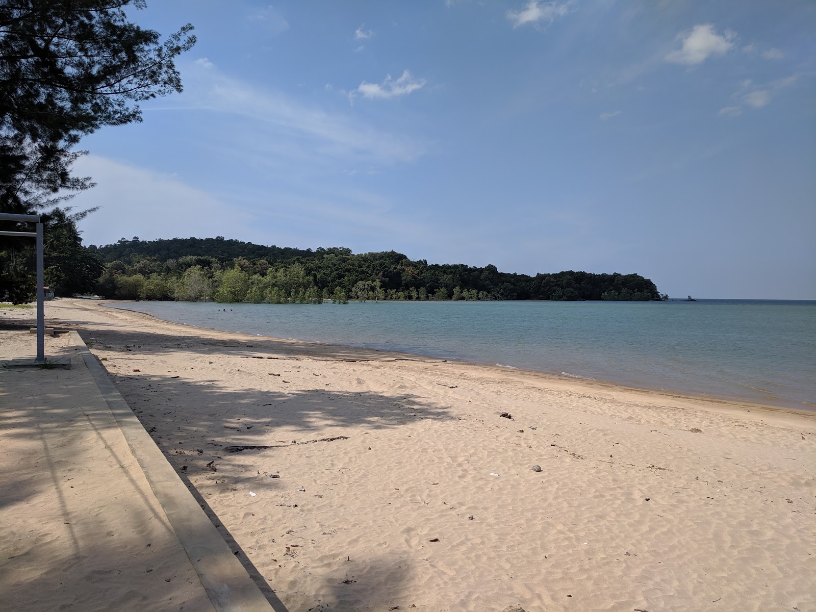 Zdjęcie Siar Beach z powierzchnią turkusowa woda