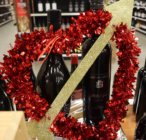 Liquor Store «Whitehouse Liquor & Wine», reviews and photos, 650 Hylan Dr, Rochester, NY 14623, USA