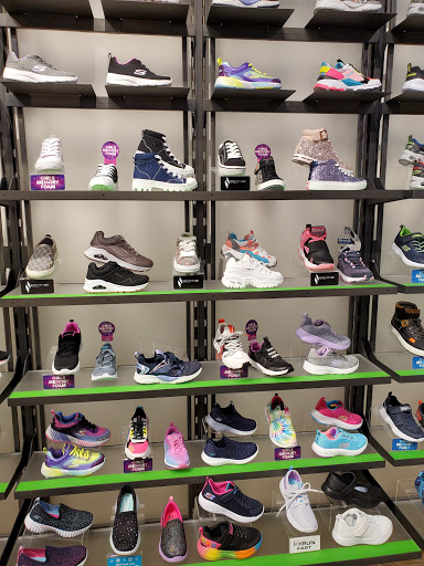 Shoe Store «SKECHERS Retail», reviews and photos, 19575 Biscayne Blvd #1323, Aventura, FL 33180, USA