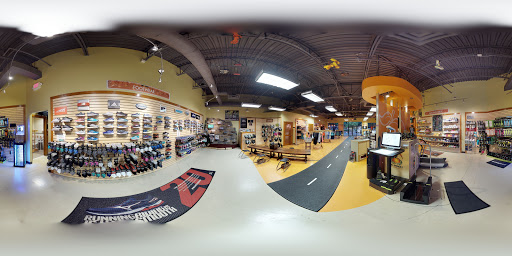 Shoe Store «Big Peach Running Co. - Alpharetta», reviews and photos, 5530 Windward Pkwy #420, Alpharetta, GA 30004, USA