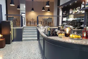 Primo - caffetteria & cocktail bar image
