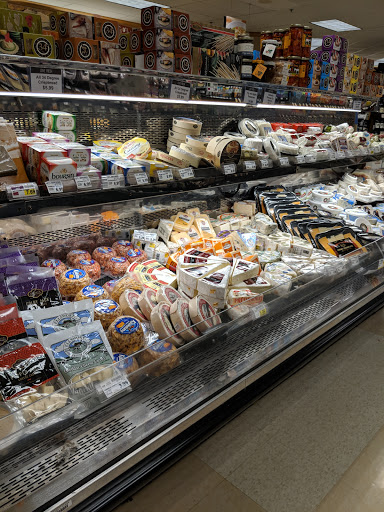 Grocery Store «Quality Food Center», reviews and photos, 6940 Coal Creek Pkwy SE, Newcastle, WA 98059, USA