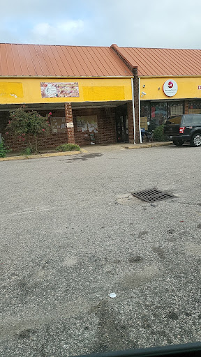 Supermarket «Food World», reviews and photos, 401 E Lakewood Ave, Durham, NC 27707, USA