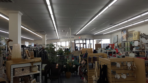 Home Goods Store «Tuesday Morning», reviews and photos, 3721 W Main St, Norman, OK 73072, USA