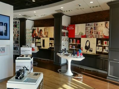 Cell Phone Store «Verizon», reviews and photos, 23975 Harper Ave, St Clair Shores, MI 48080, USA